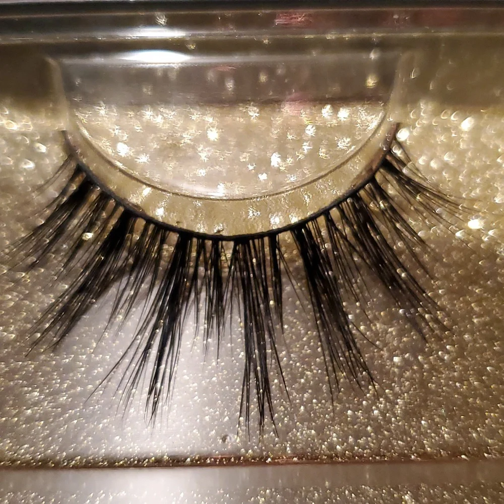 Lashes - Picture 2 of 2
